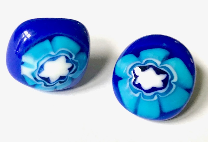 Glassieraden oorbellen stekers &nbsp;blauw wit